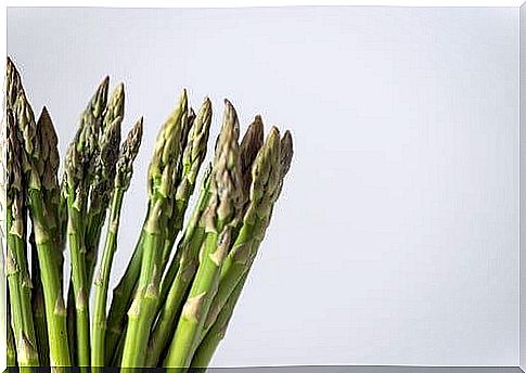 raw asparagus