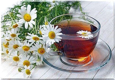 Chamomile tea for youthful skin