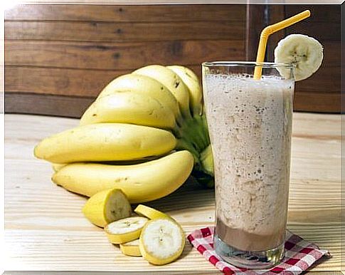 Banana smoothie with oat milk