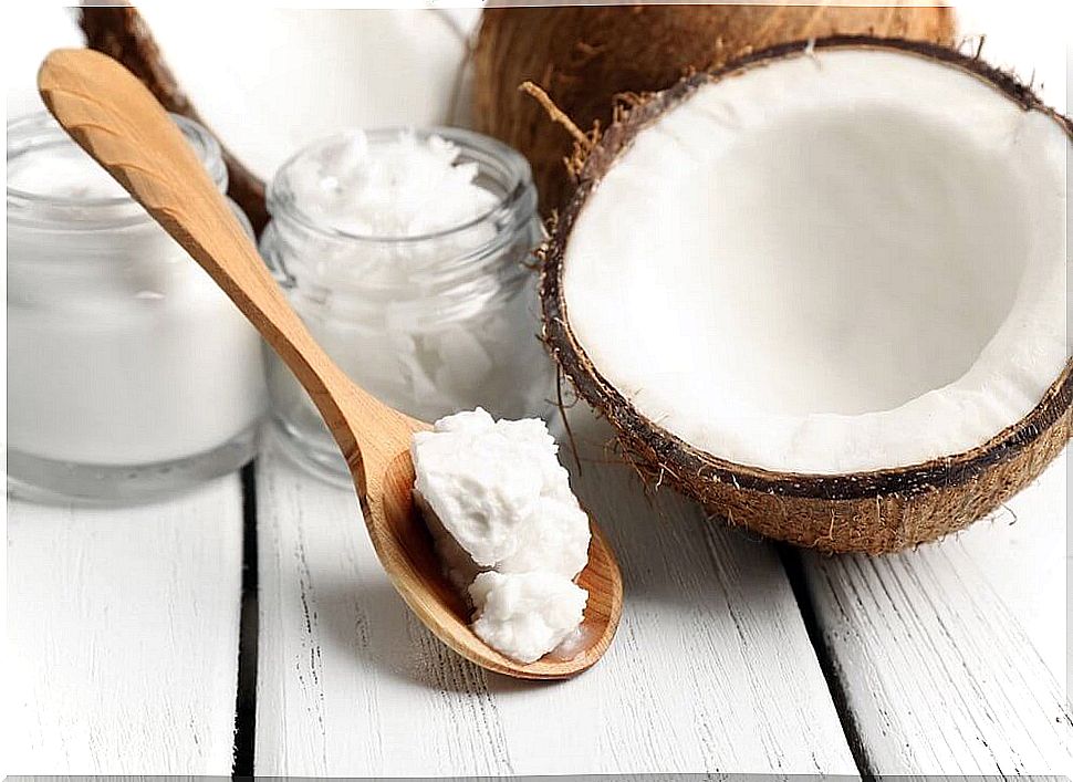 Coconut Oil Helps Treat Lip Cracks