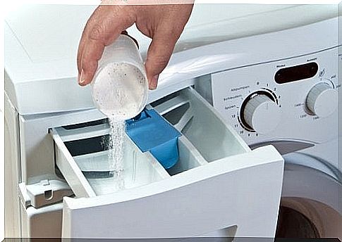 How to wash clothes to reduce dust mites