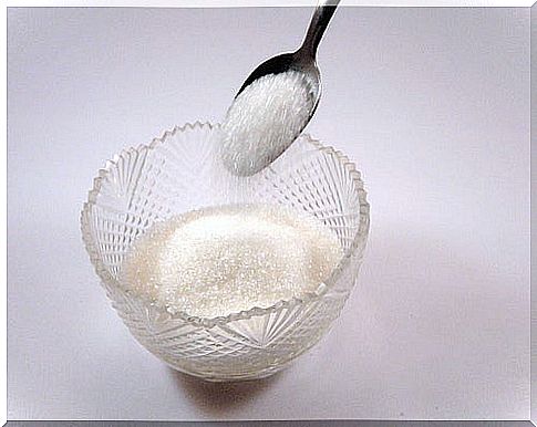 Refined sugar can aggravate or accelerate the onset of cancer