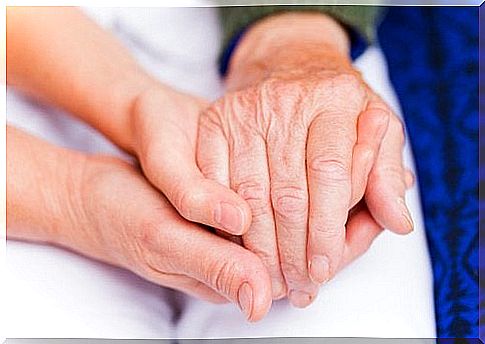 Hands with aloe vera against wrinkles