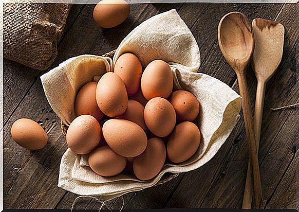 Eggs contain consume healthy fats