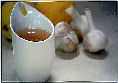 Benefits of drinking garlic tea in the morning.  Learn to prepare it!