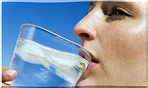 Learn to Drink Water Correctly to Improve Your Health