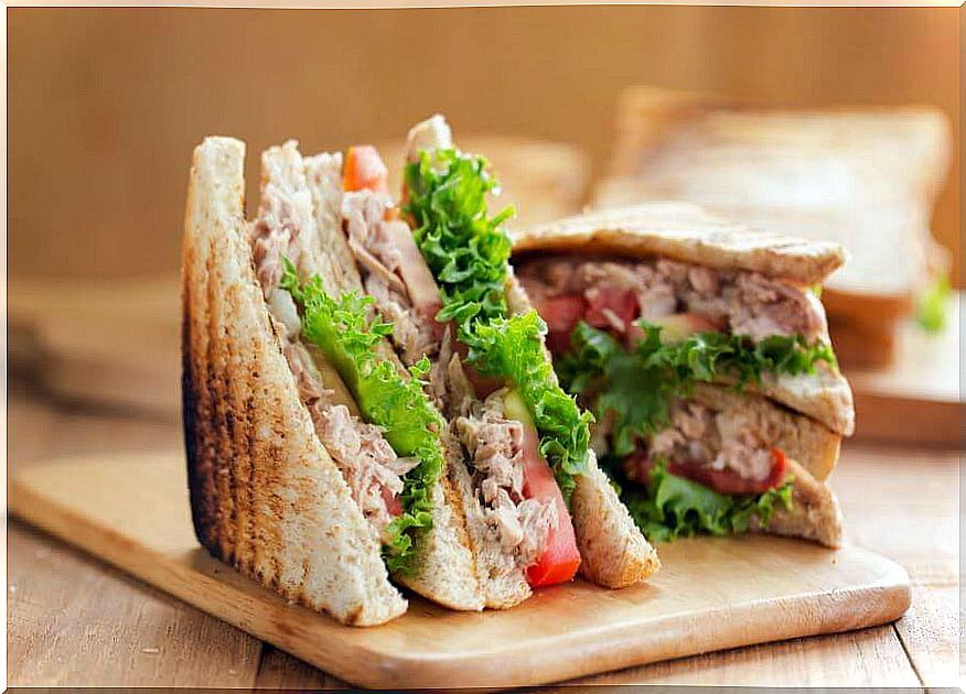 Tuna and lettuce sandwich