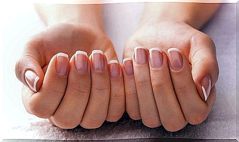 Garlic helps strengthen your nails