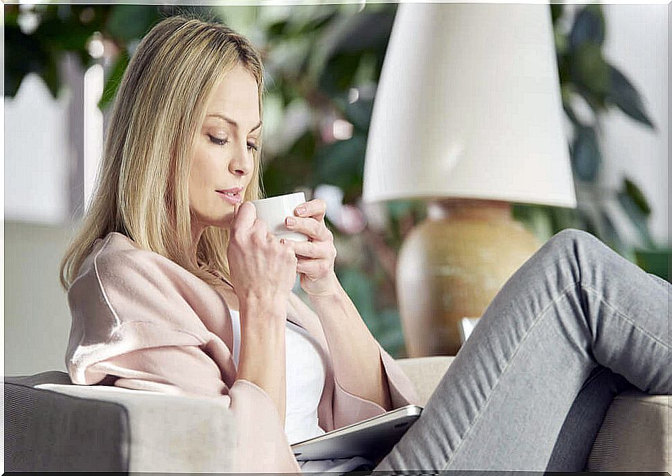 woman drinking tea