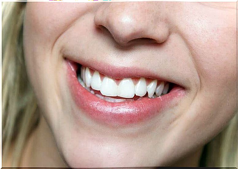 Smiling woman: oral health